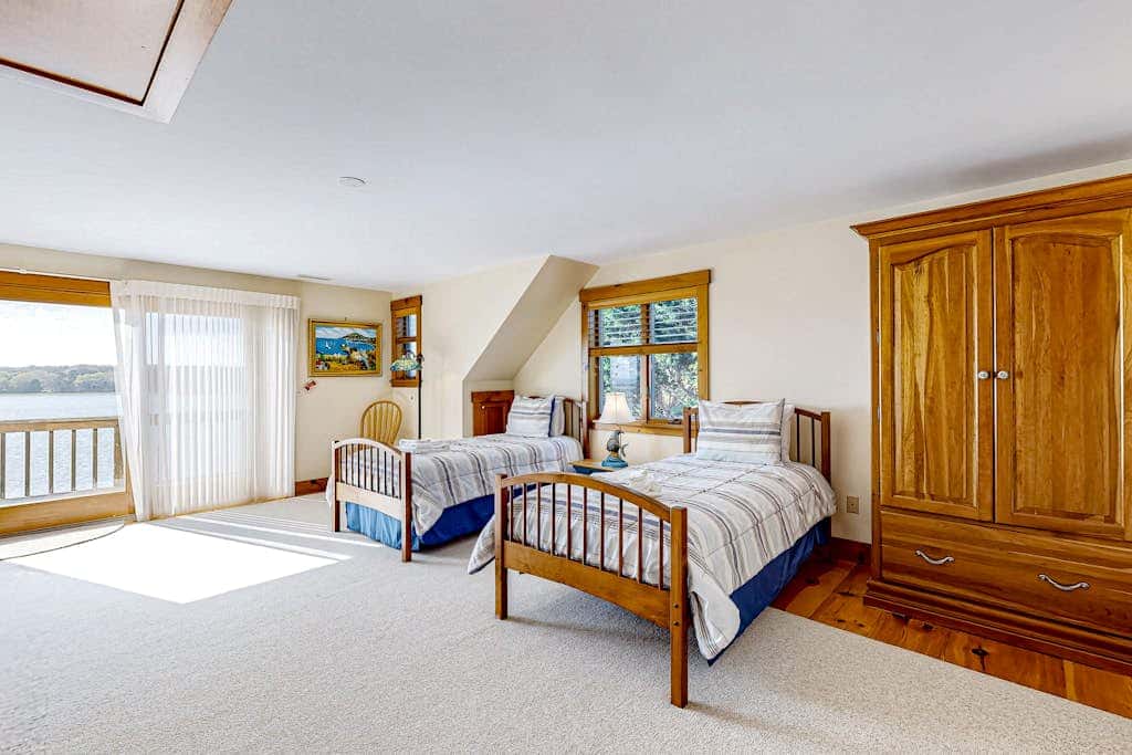Magnificent Salt Waterfront with Sunset & Views