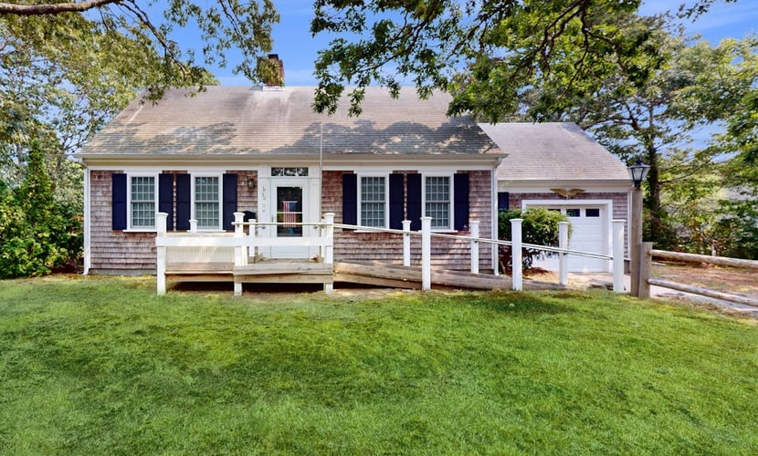 Cozy Cape style home near the beach and ferry with patio, W/D, & AC