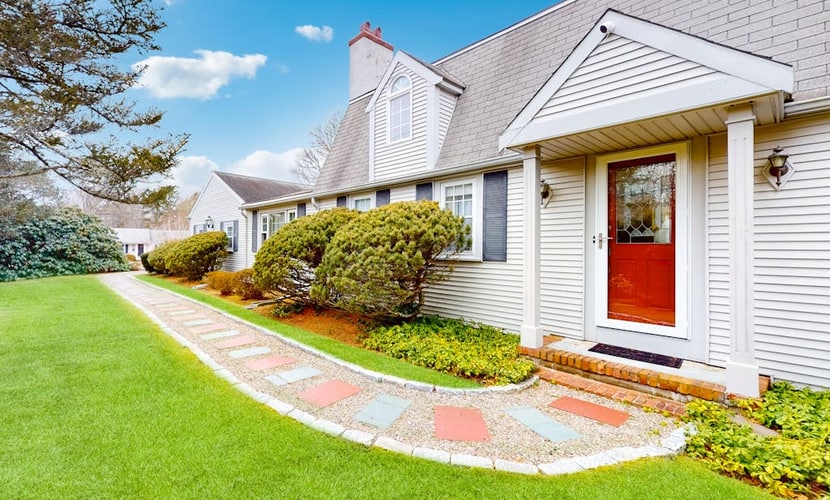 Traditional coastal home with large yard, gazebo, grill, smart TVs, washer/dryer