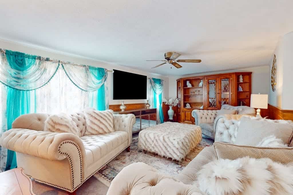 Traditional coastal home with large yard, gazebo, grill, smart TVs, washer/dryer