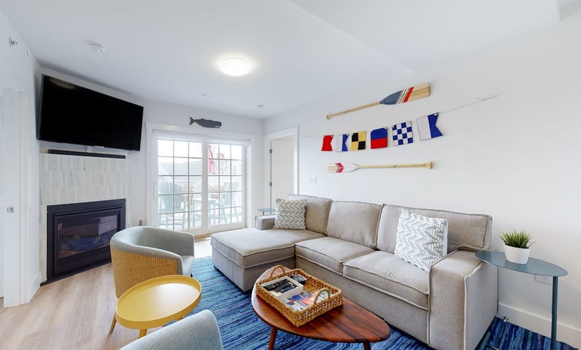 Dreamy ocean-view perch with furnished balcony & beach access - dog-friendly