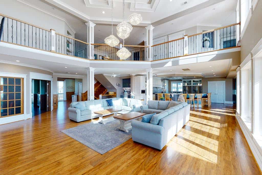 Wonderful beachfront home w/private indoor & outdoor pools, WiFi, AC, deck