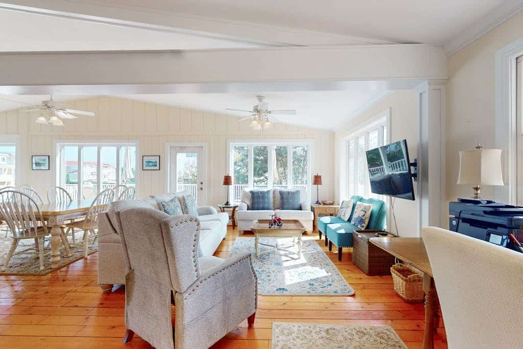 8 BDR & 7.5 BA Luxury Beach House w/private pool & hot tub