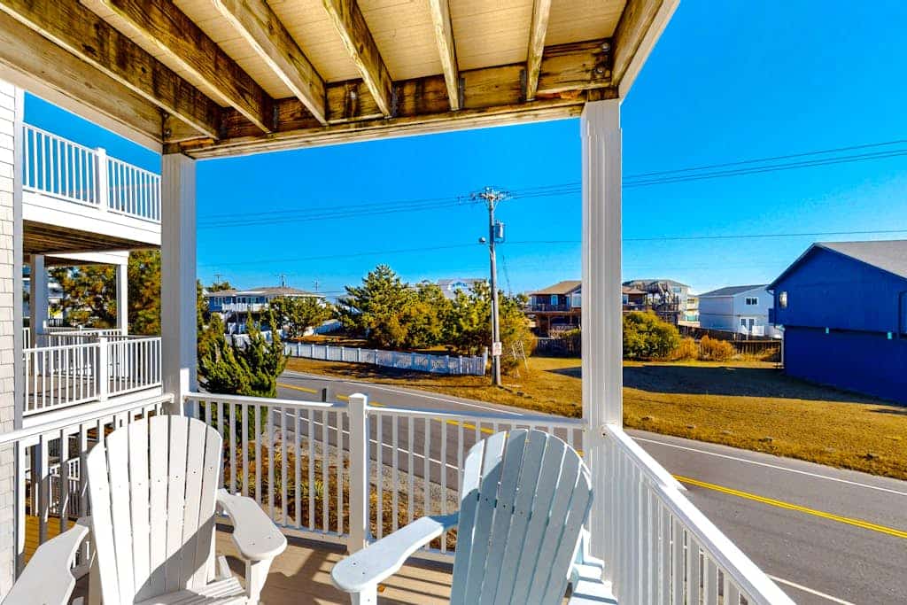 Sunny Condo w/Shared Outdoor Pool, Central A/C, Private W/D - Near the Ocean