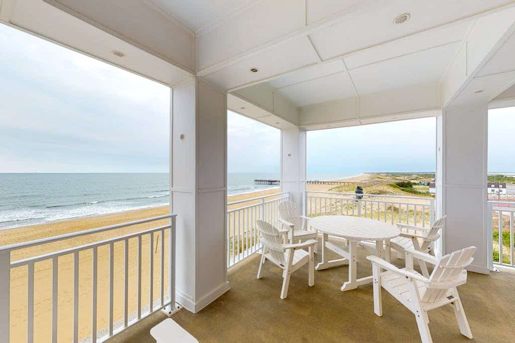 Oceanfront corner penthouse with sunrise/sunset views, three pools, & two gyms