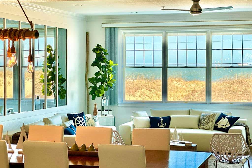 Oceanfront condo with gorgeous views, fast WiFi, washer/dryer, on-site pool/gym
