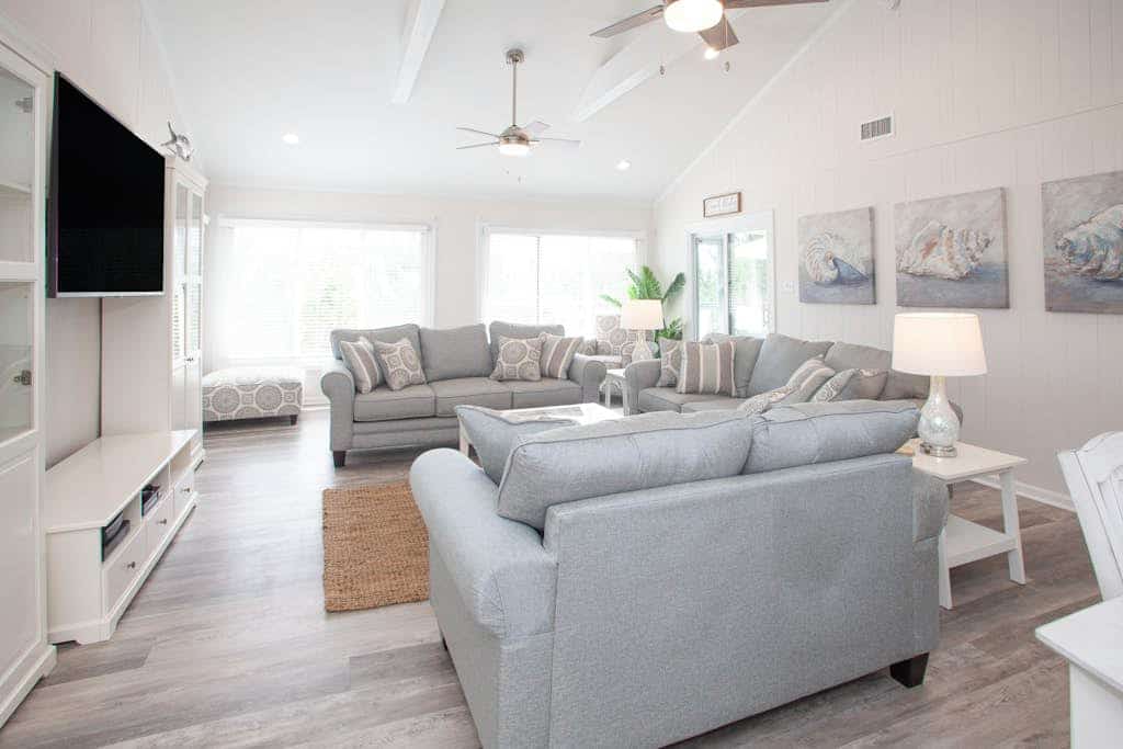 Oceanside beach house w/game room, pool & W/D