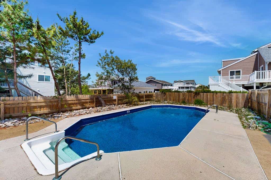 Well-Appointed Home w/Private Outdoor Pool, Gas Grill, Washer/Dryer, A/C
