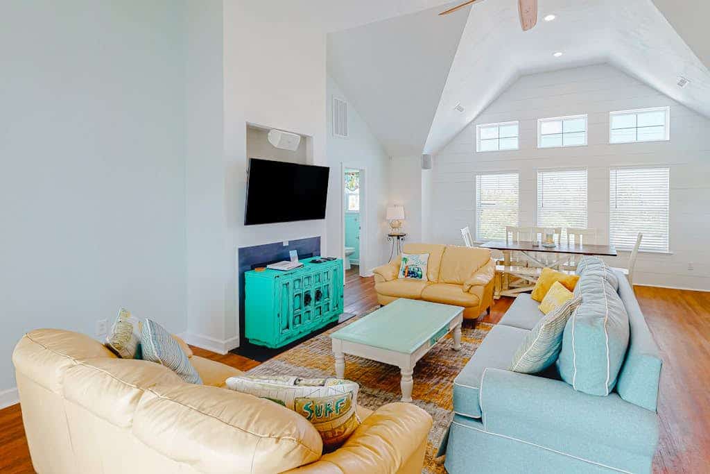 Renovated canal home with private pool, dock, roof deck, ocean/bay view, wet bar
