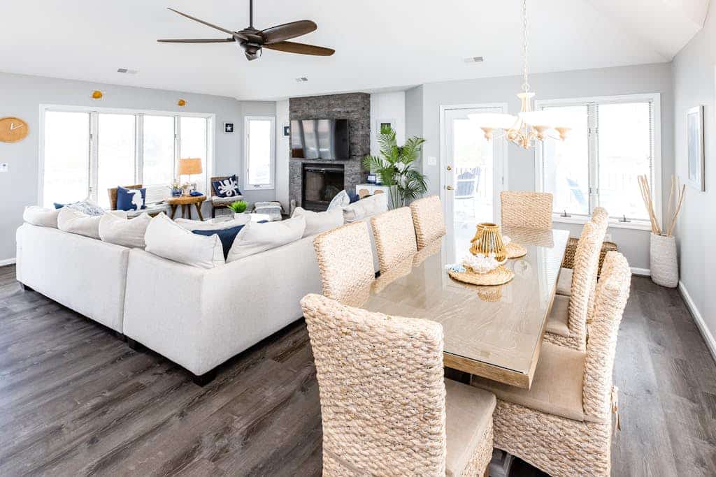 Beautiful oceanside home with pool, beautiful decor, WiFi, washer/dryer, AC