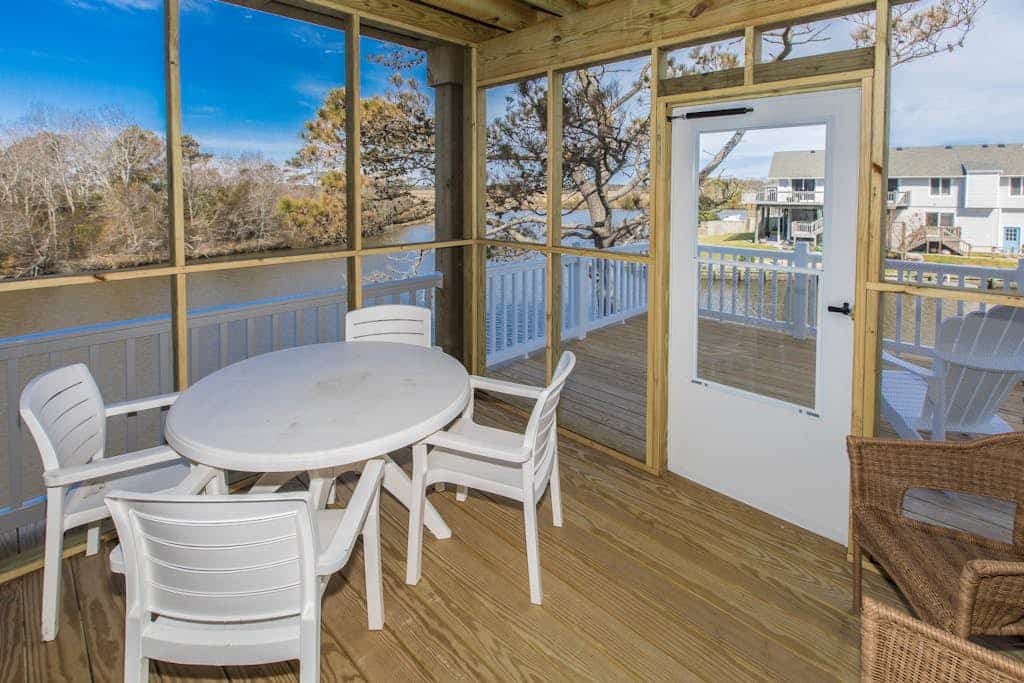 Waterfront home on a bay canal with private pool, foosball, Ping-Pong, fast WiFi