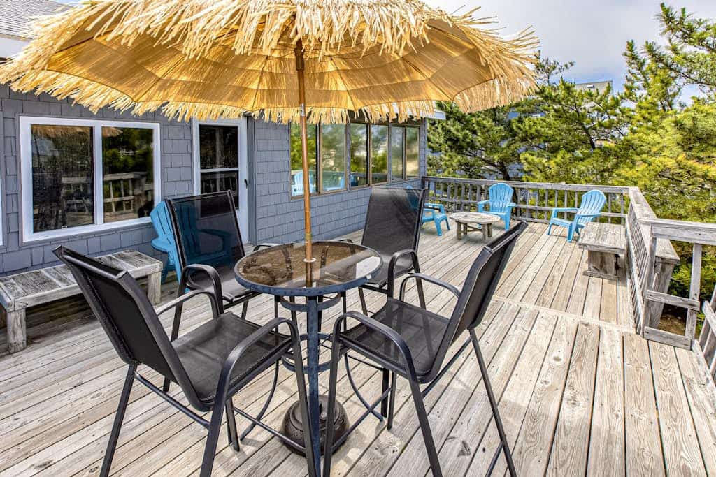 Bright and comfortable home steps from beach w/private pool, WiFi, & central AC