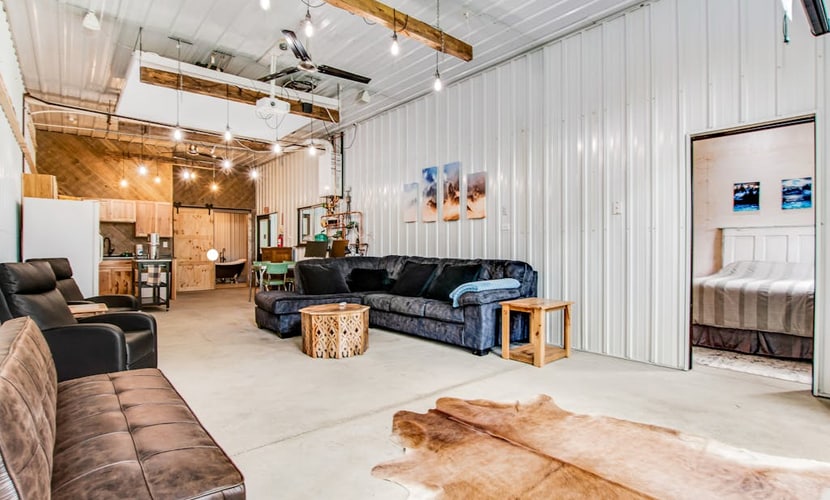 Barn & cabin with firepits, grills, foosball, kayaks, home theater, & 2 kitchens