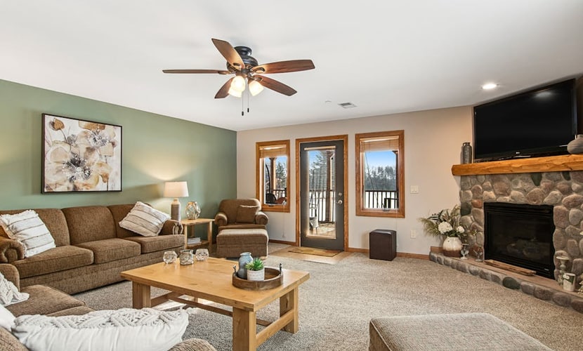 Condo at waterfront resort with golf course views, central AC, W/D, & pool