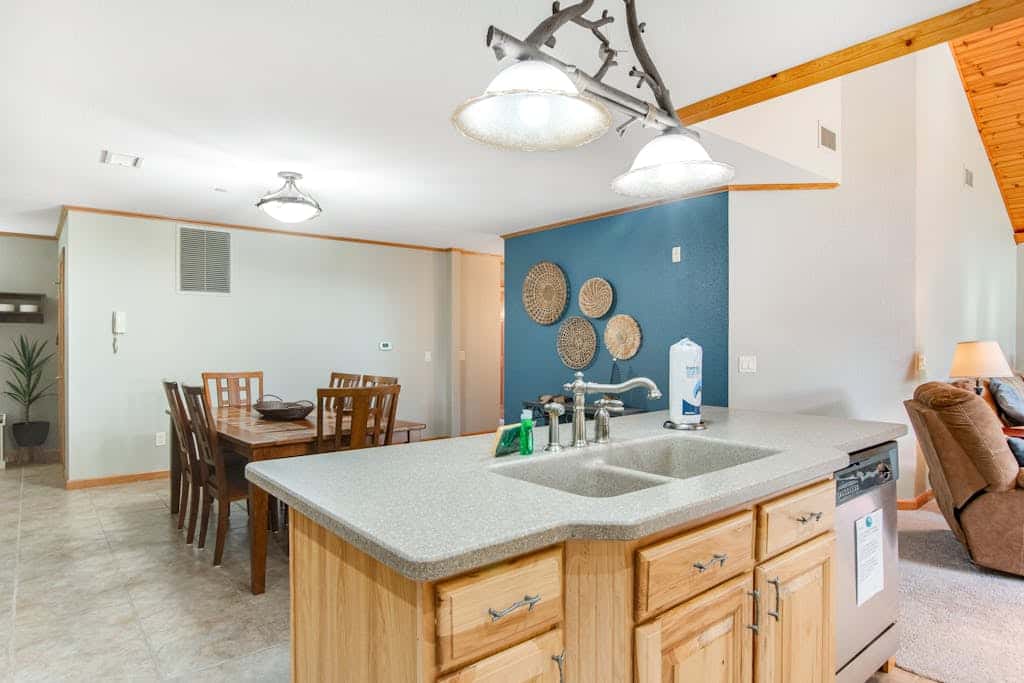 Sunset Condominiums - Castle Rock Retreat