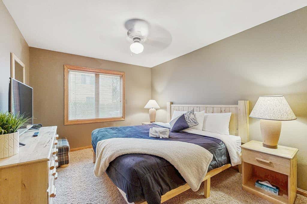Sunset Condominiums - The Retreat