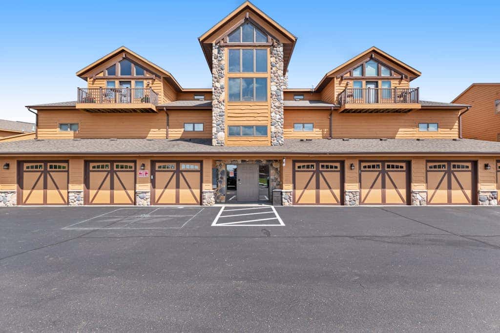 Sunset Condominiums - The Retreat
