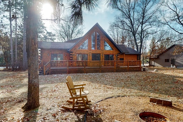 Cozy Log Home Overlooking the 12th Fairway – A Perfect Retreat at Lake Arrowhead