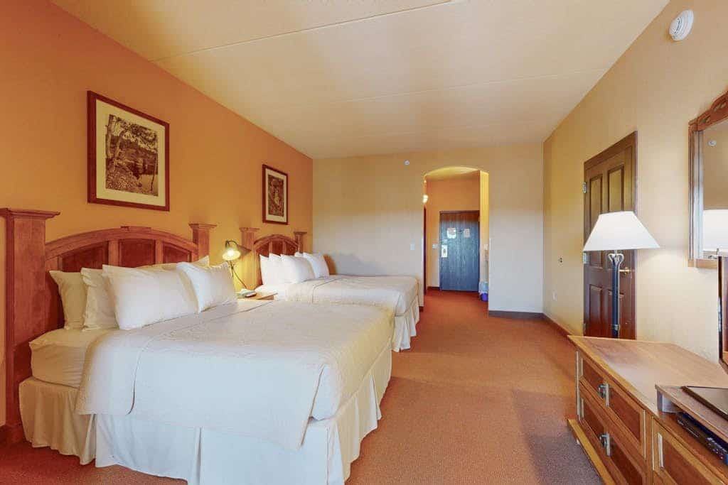 Inviting studio near skiing with on-site golf, central AC, balcony, & free WiFi