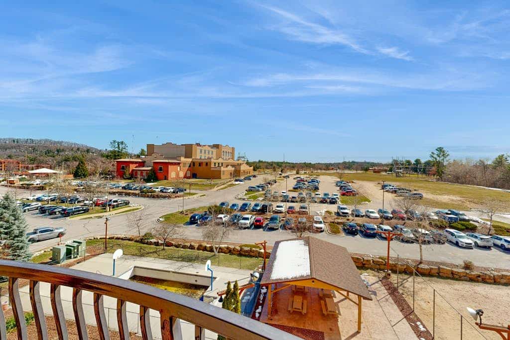 Inviting studio near skiing with on-site golf, central AC, balcony, & free WiFi