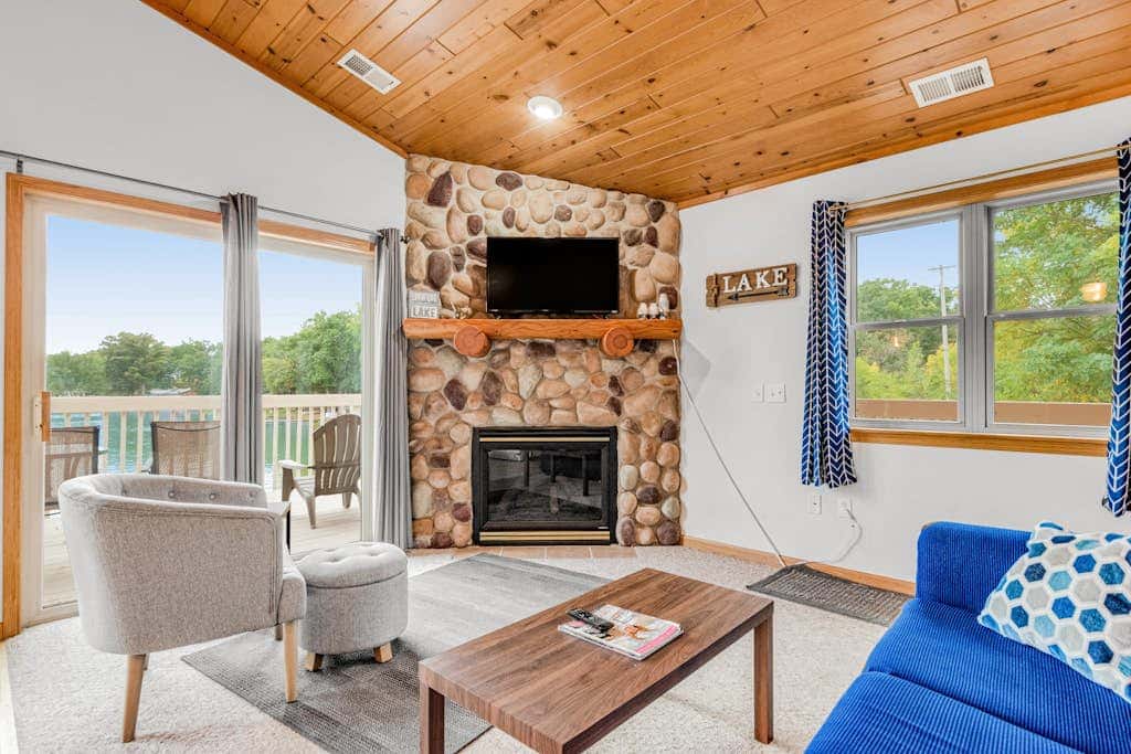 Thunderbird Resort Condo 1040E