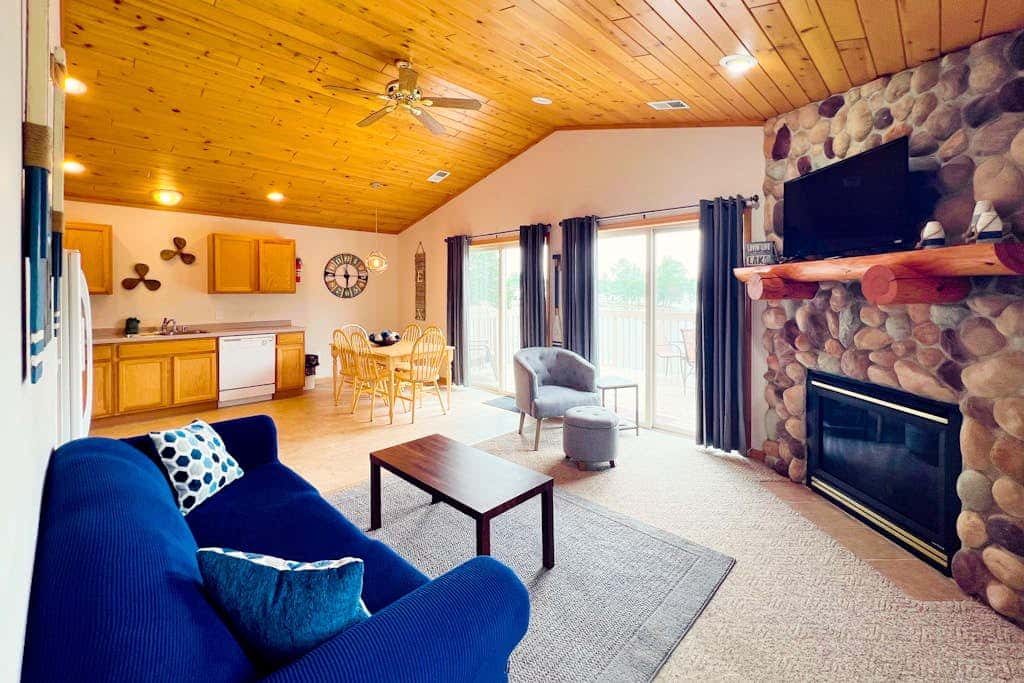 Thunderbird Resort Condo 1040E