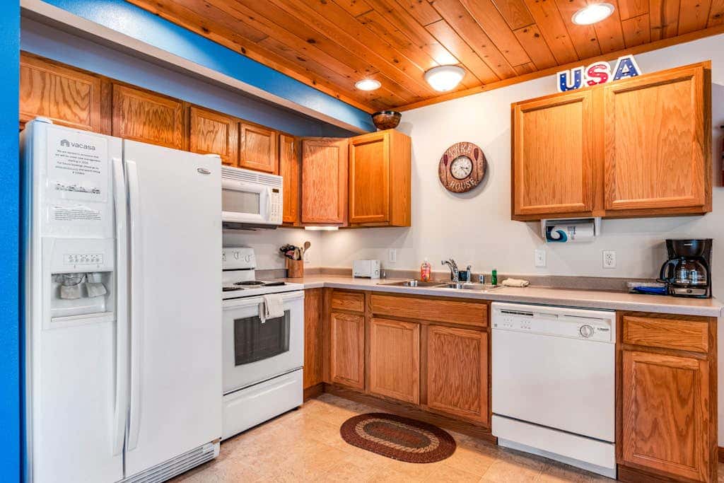 Thunderbird Resort Condo 1040D
