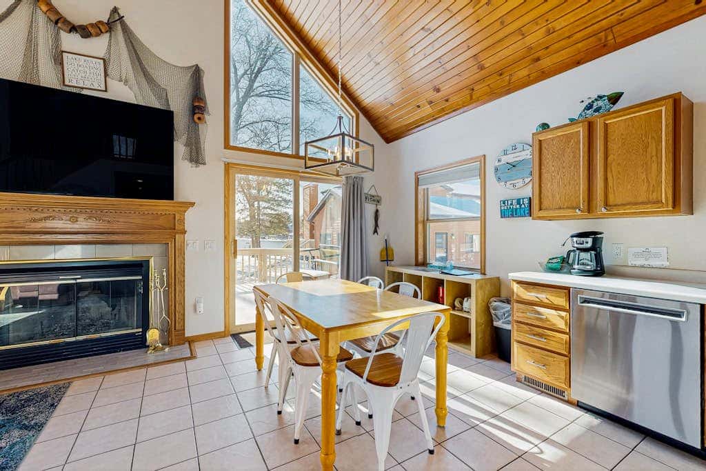 Thunderbird Resort Condo, Unit 1050A