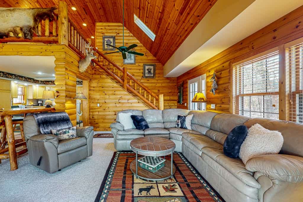 Waterfront Log Cabin Retreat with Private Boat Dock, Gas Grill, Fire pit & WIFI