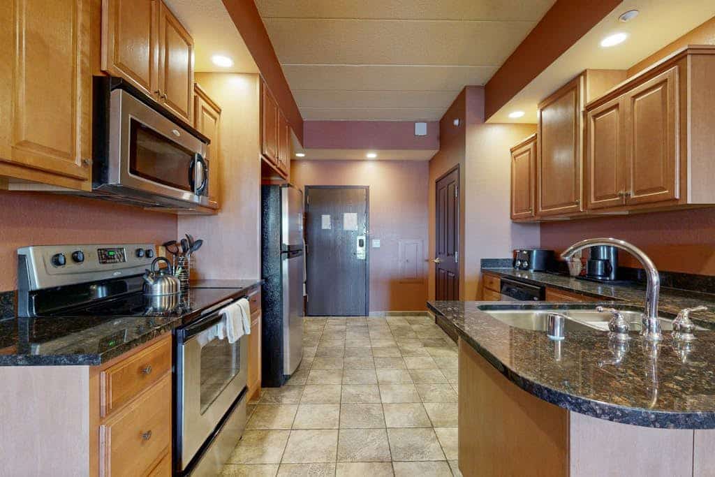 Inviting property near skiing with on-site golf, fireplace, balcony & AC