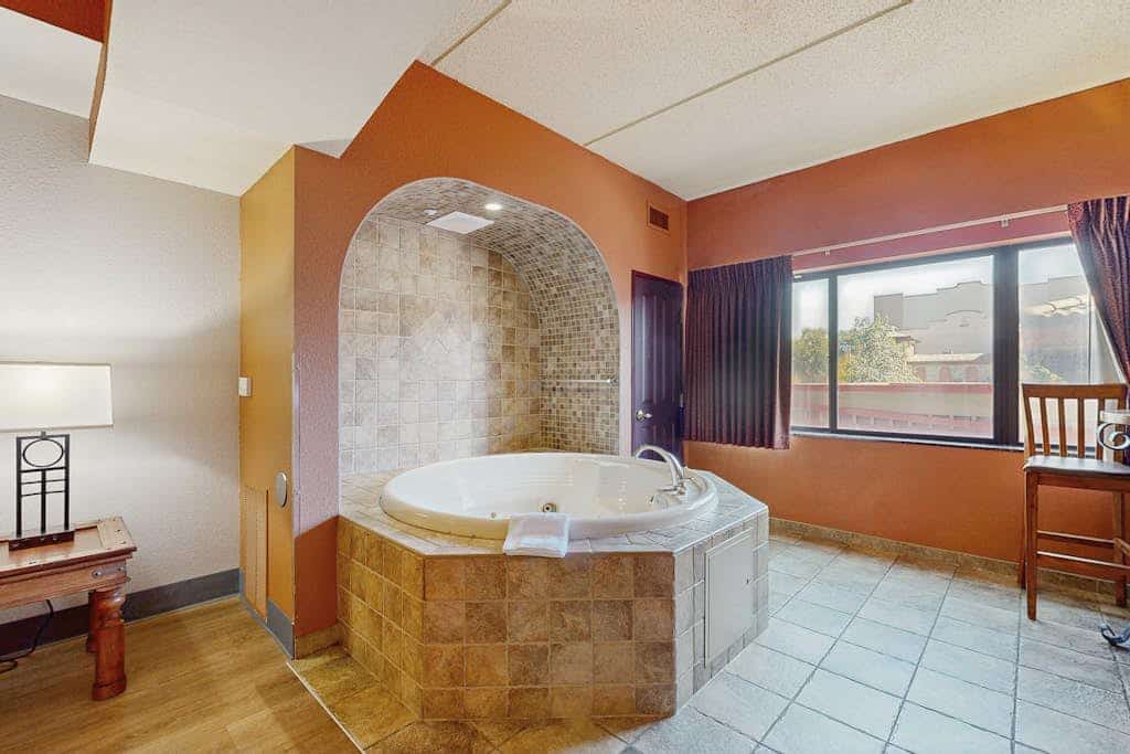 Chula Vista condo w/ whirlpool,  fireplace, central AC & playground