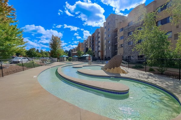 Chula Vista condo w/ whirlpool, fireplace, central AC & playground