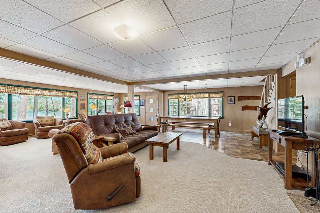 Roost Manor