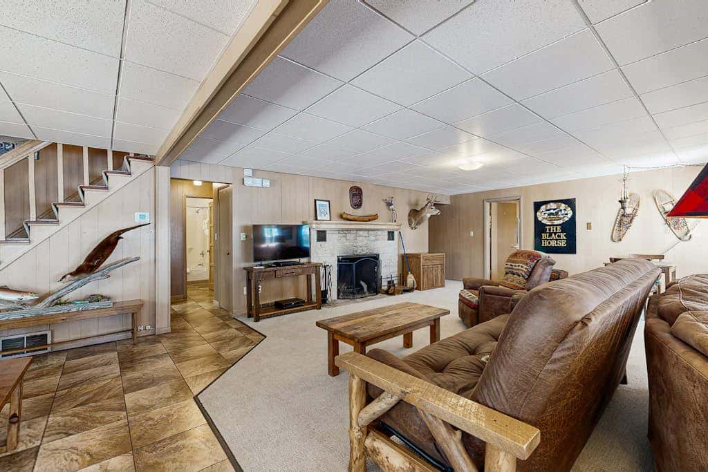 Roost Manor
