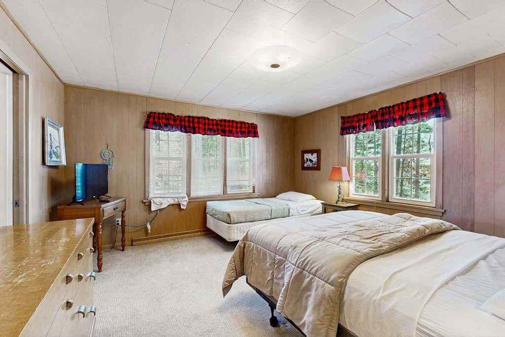 Roost Manor