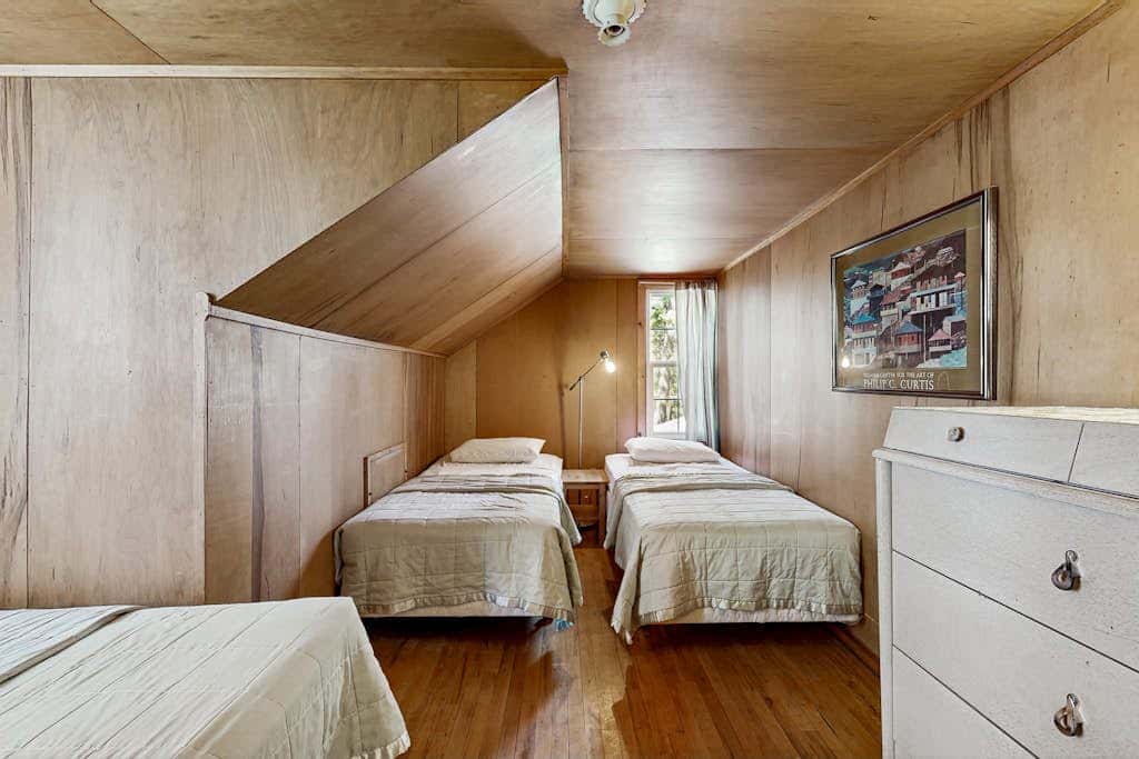 Roost Manor