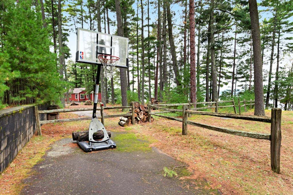 Roost Manor