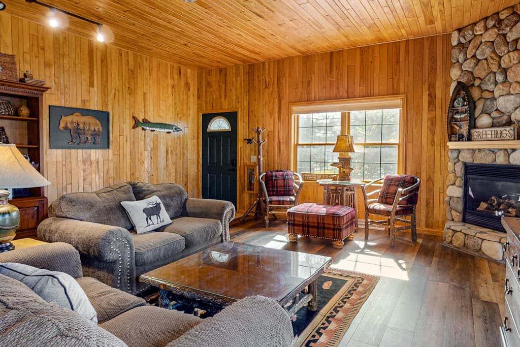 Chippewa Retreat - Den