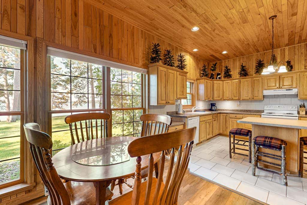 Chippewa Retreat - Den