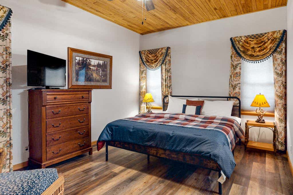 Chippewa Retreat - Den