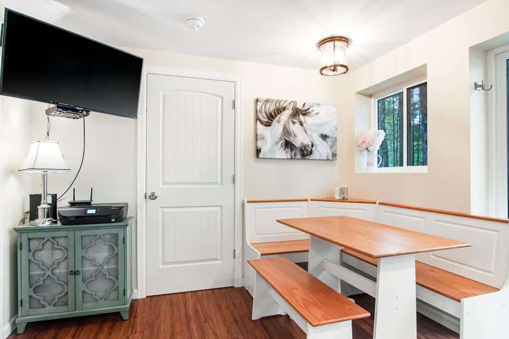 Lakefront, Dog-Friendly Cabin with Lake View, Central AC, Dock, Deck, Free WiFi