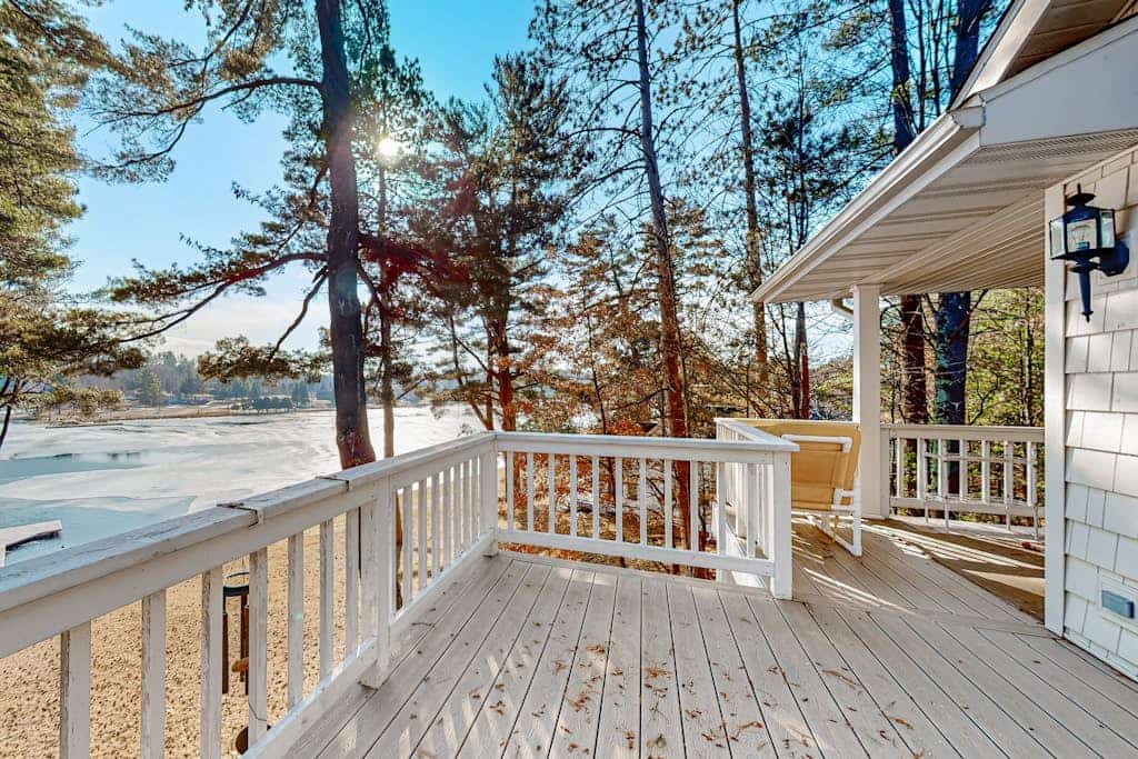 Lakefront home with amazing views, water access, foosball, & fireplace