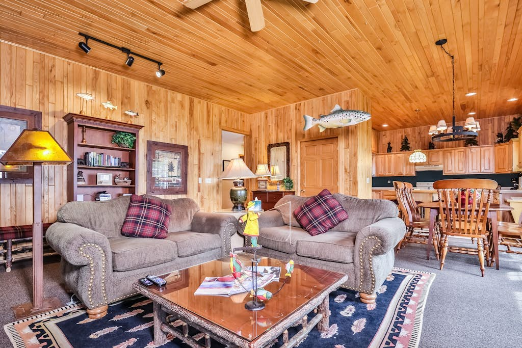 Chippewa Retreat - Lair
