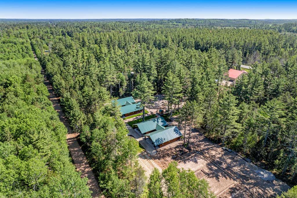 Inviting dog-friendly cabin with hot tub, fireplace, patio, grill, central AC, & W/D