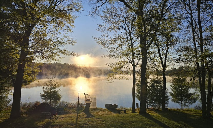 Charming Lakefront home w/ dock, gas grill, fire pit, on ATV/Snowmobile trail