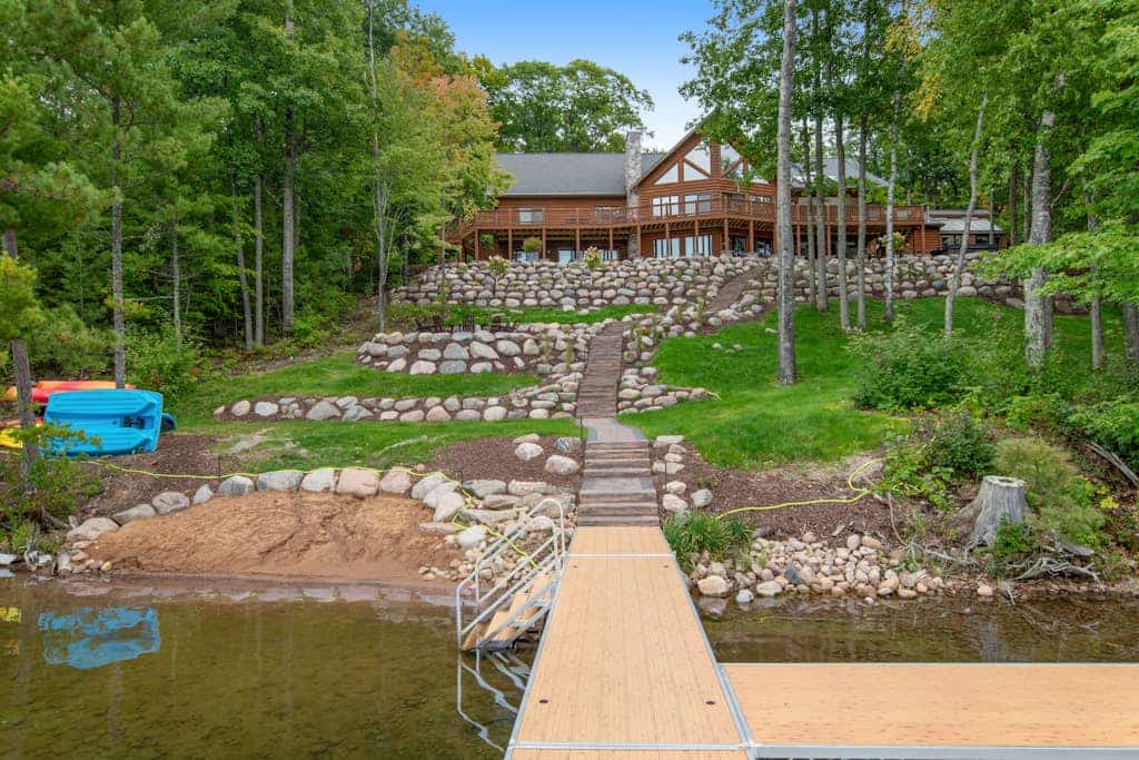 3-story chalet with private hot tub, game room & waters toys - dog-friendly
