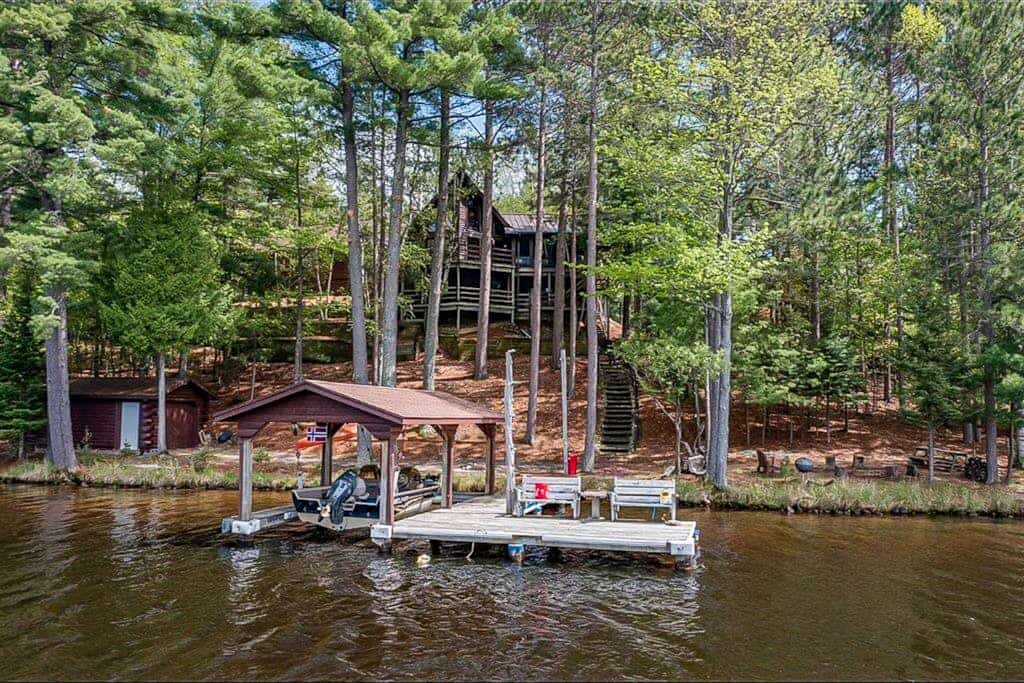 Lakefront home with private dock, two decks, kayaks, & AC