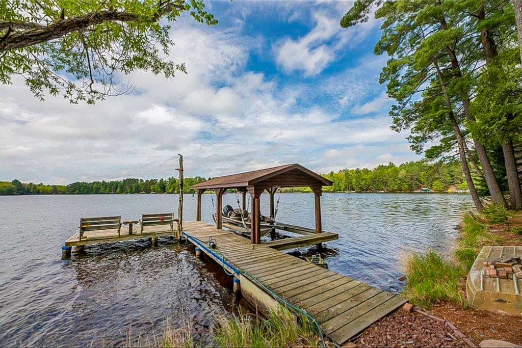 Lakefront home with private dock, two decks, kayaks, & AC