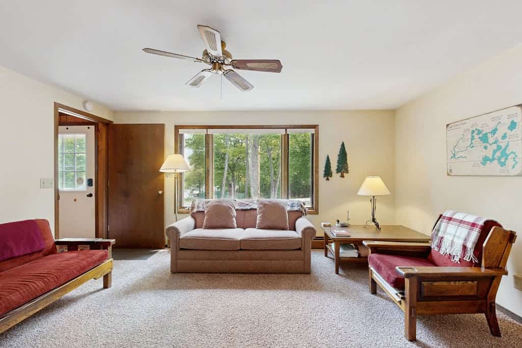 Lovely, family-friendly home w/ a patio, balcony, forest views, & river access