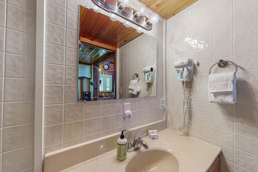 Catfish Cottage A